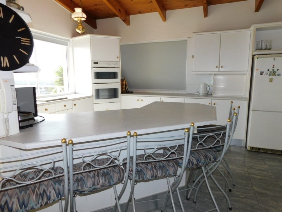 6 Bedroom Property for Sale in Mountainside Western Cape